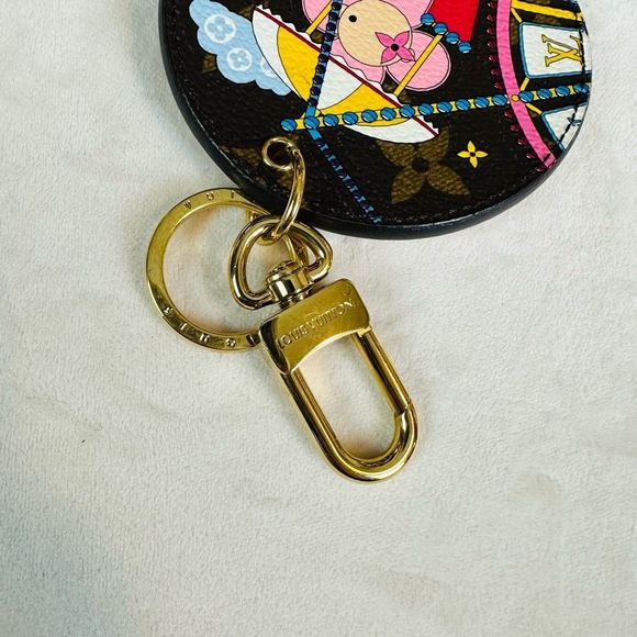 Louis Vuitton Monogram 2020 Christmas Animation Big Wheel Bag Charm Key Ring Ros - Picture 7 of 14